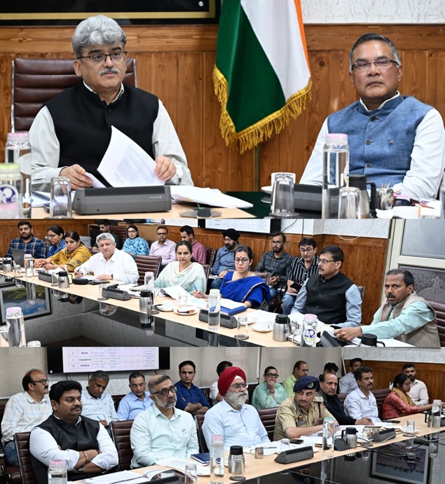 'CS Atal Dulloo reviews Transport Dept performance'